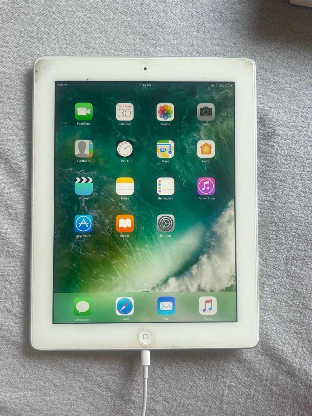Apple iPad Tablet - White Front, Silver Back